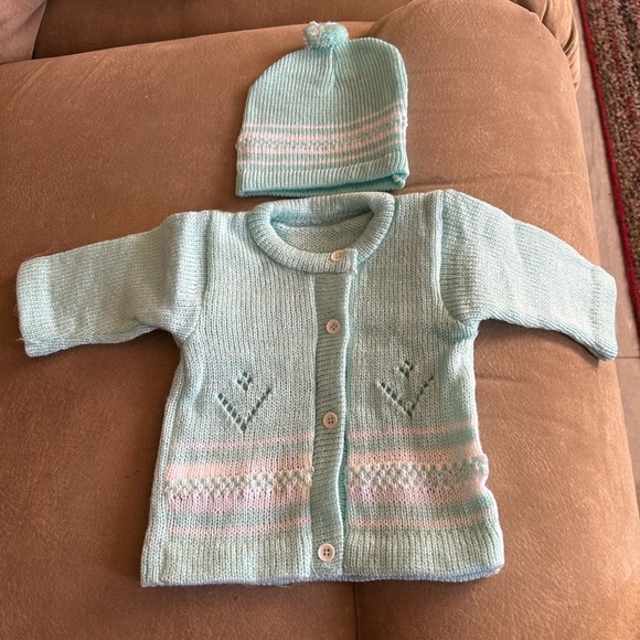 Other - Newborn Babies sweater with Hat included